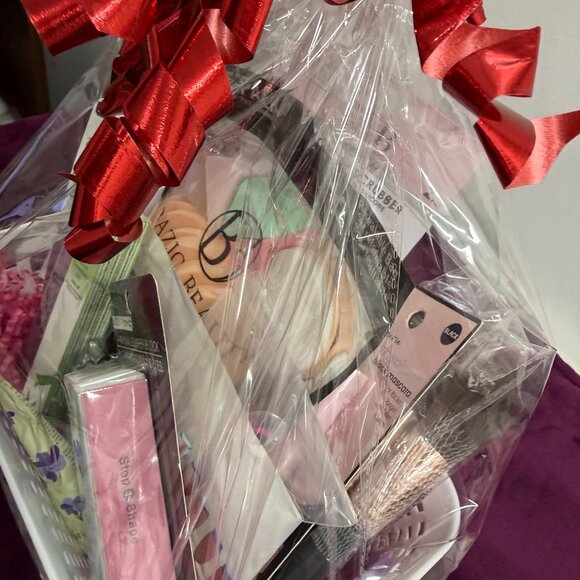 Valentine's Day Beauty Essentials Gift Basket - Makeup, Nails & Self-Care Set - Picture 3 of 6